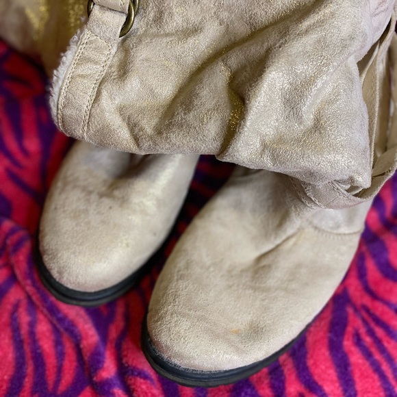 Tan Roxy boots - Picture 8 of 13